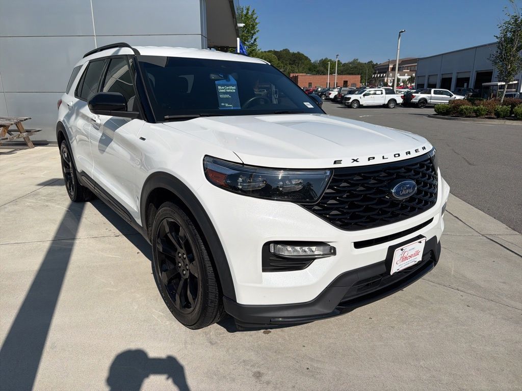 2023 Ford Explorer ST-LINE RWD's photo