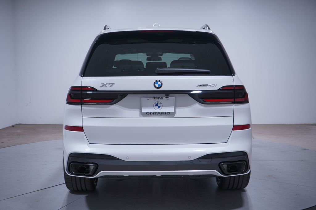 Thumbnail: 2026 BMW X7 - 5