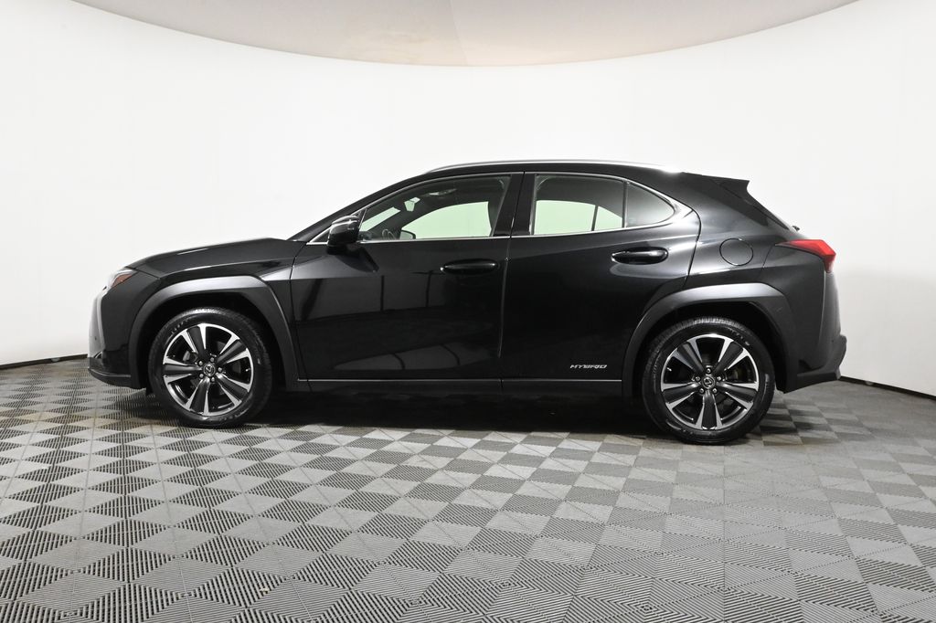 Thumbnail: 2020 Lexus UX - 2