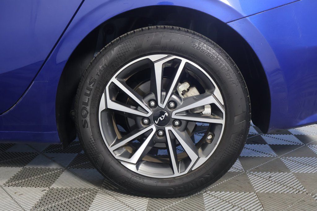 Thumbnail: 2023 Kia Forte - 14