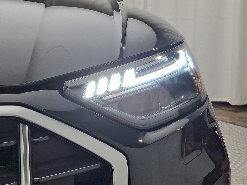 Thumbnail: 2021 Audi Q5 - 9