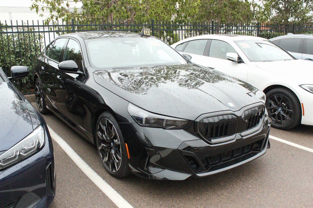 Thumbnail: 2026 BMW i5 - 4