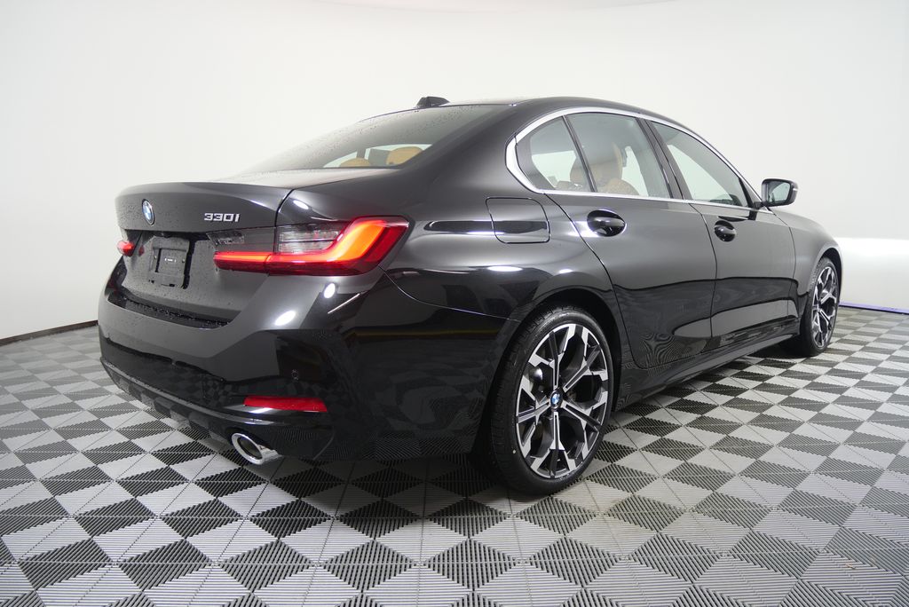 Thumbnail: 2026 BMW 3 Series - 3