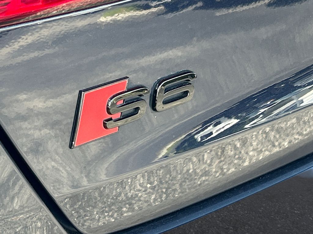 Thumbnail: 2021 Audi S6 - 32