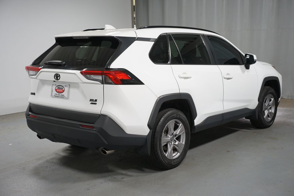 Thumbnail: 2022 Toyota RAV4 - 8