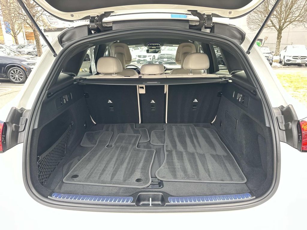 Thumbnail: 2023 Mercedes-Benz GLC - 24