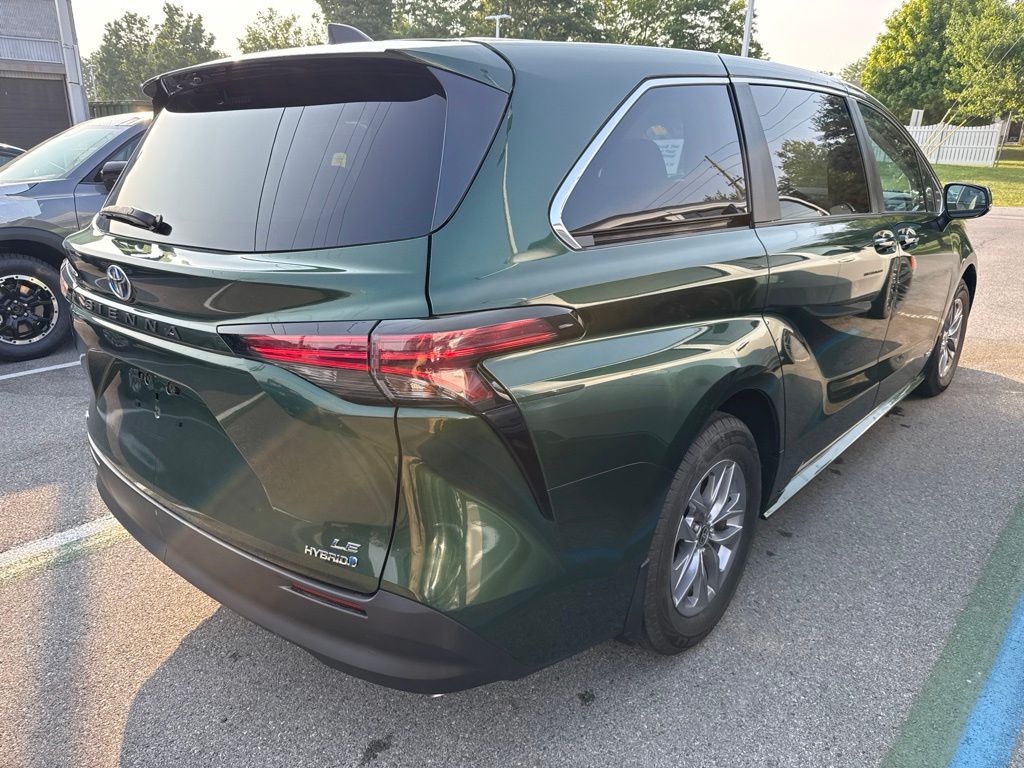 2021 Toyota Sienna — photo 8