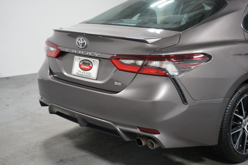 2022 Toyota Camry SE 9