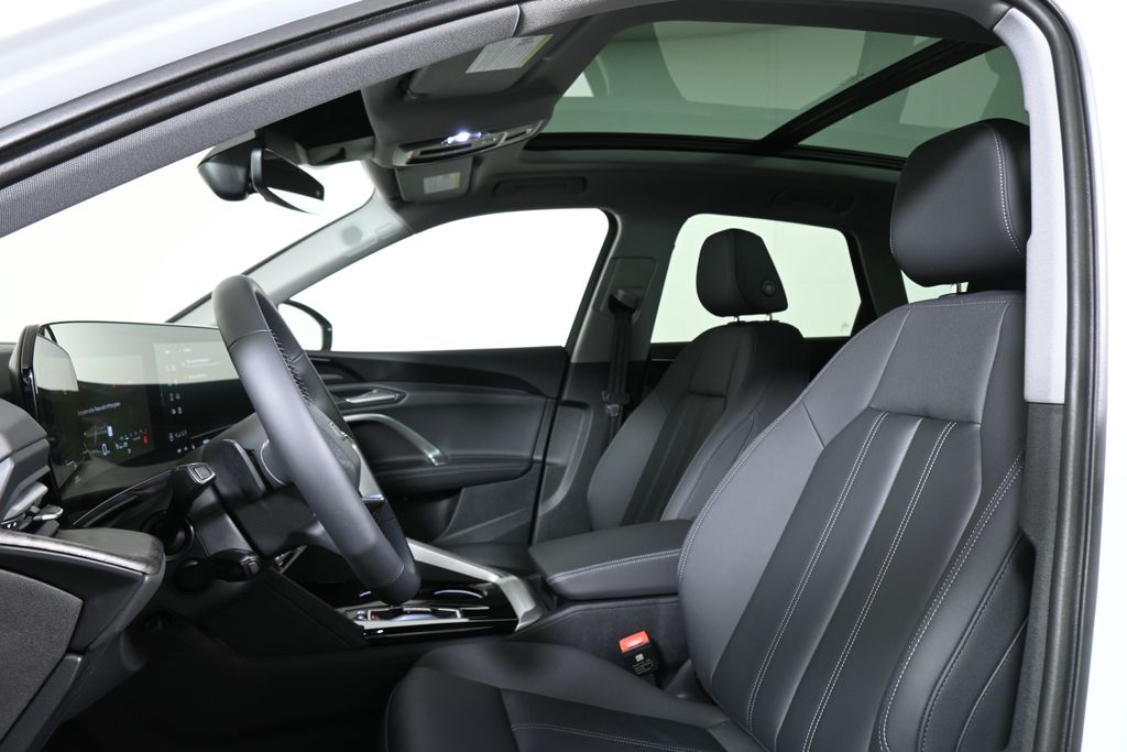 Thumbnail: 2025 Audi Q5 - 13