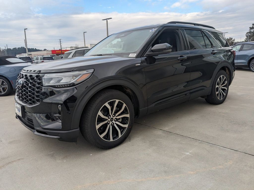 2025 Ford Explorer ST-Line