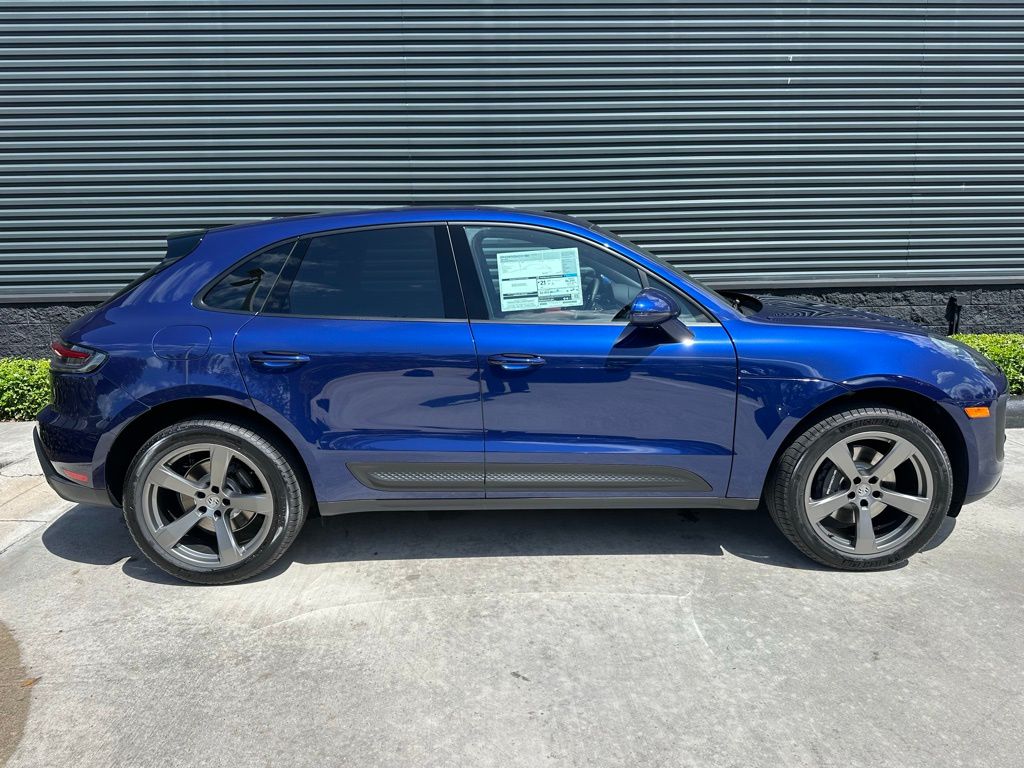 Thumbnail: 2026 Porsche Macan - 10