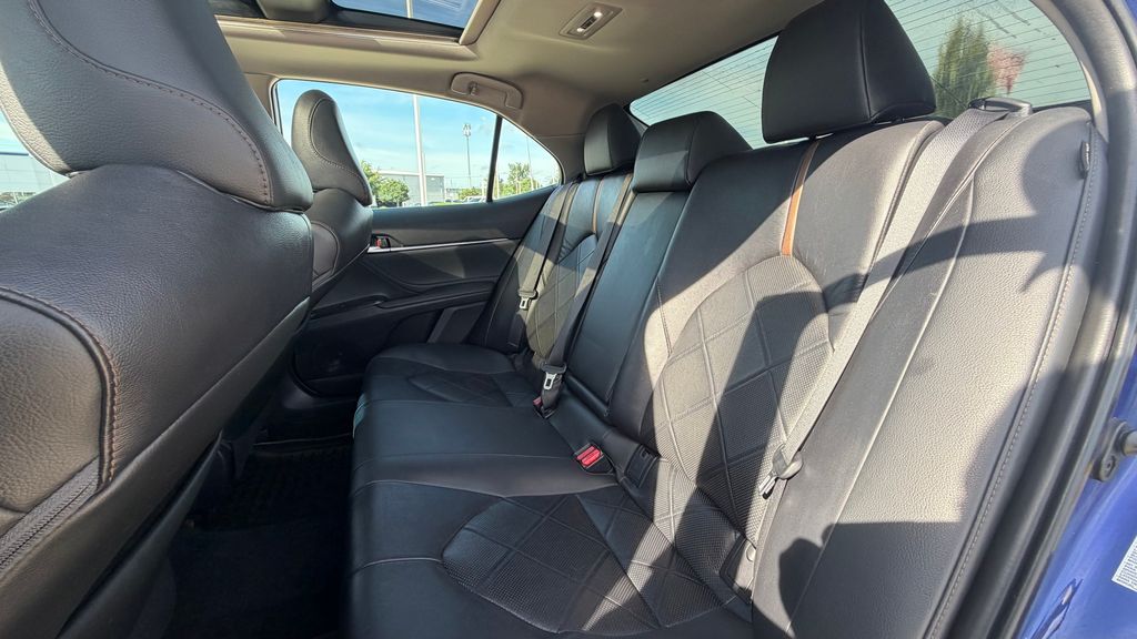 2018 Toyota Camry XLE - Photo 16