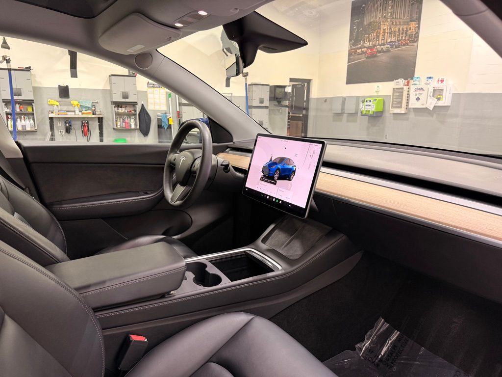 Thumbnail: 2022 Tesla Model Y - 26