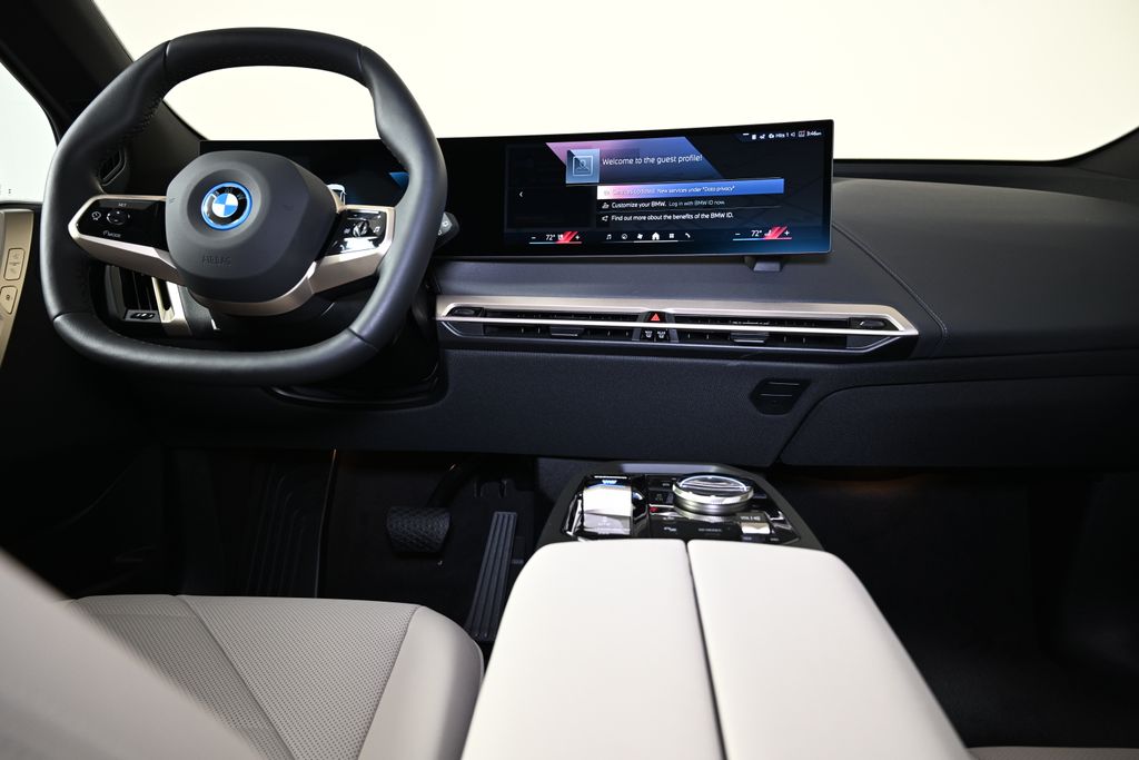 2025 BMW iX xDrive50 16