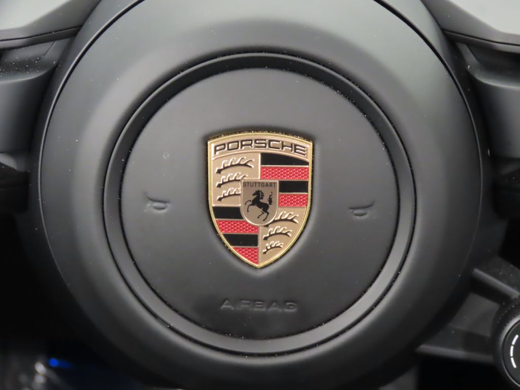 Thumbnail: 2025 Porsche Macan - 21