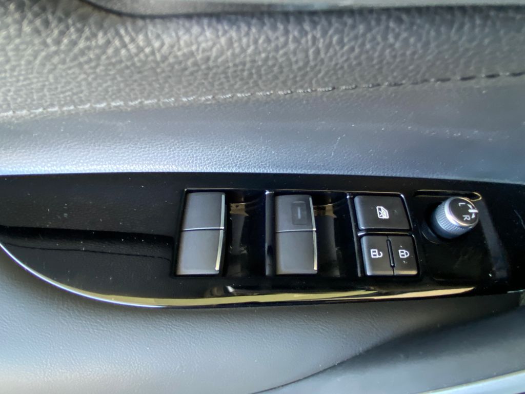 2020 Toyota Corolla XSE 26