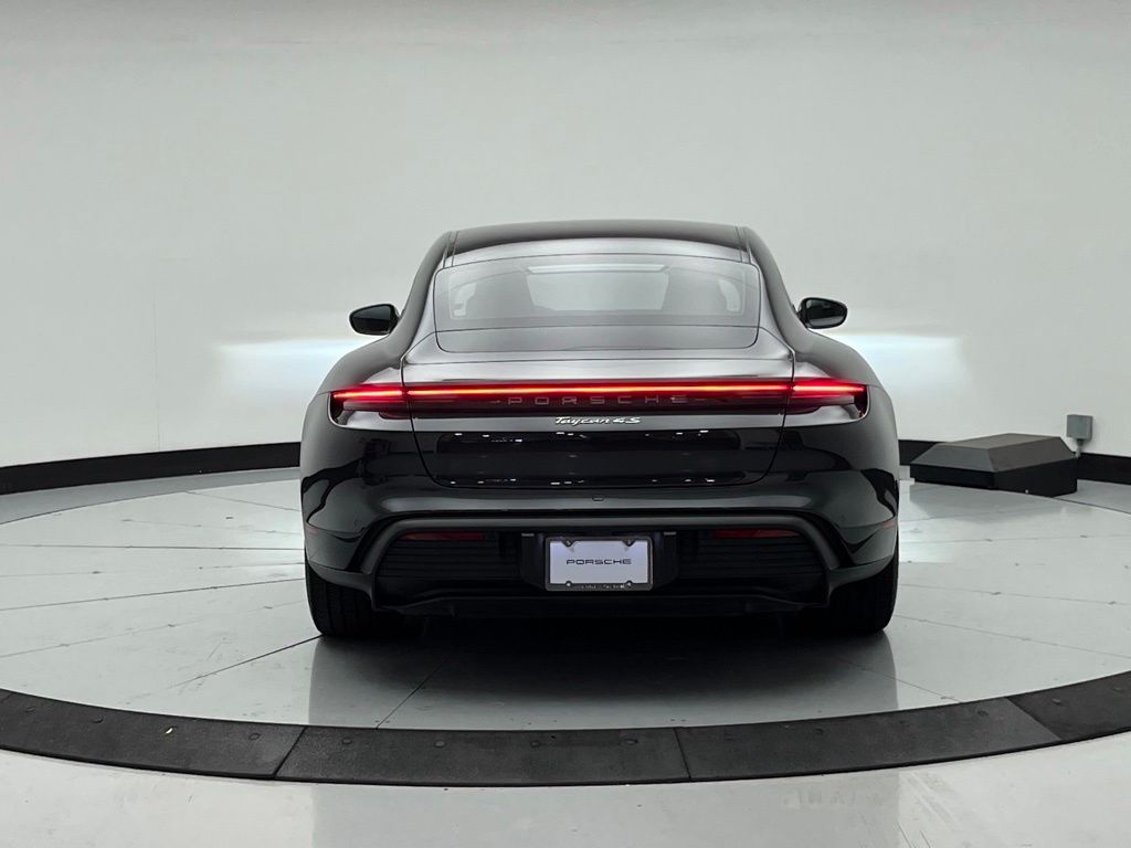 Thumbnail: 2022 Porsche Taycan - 8
