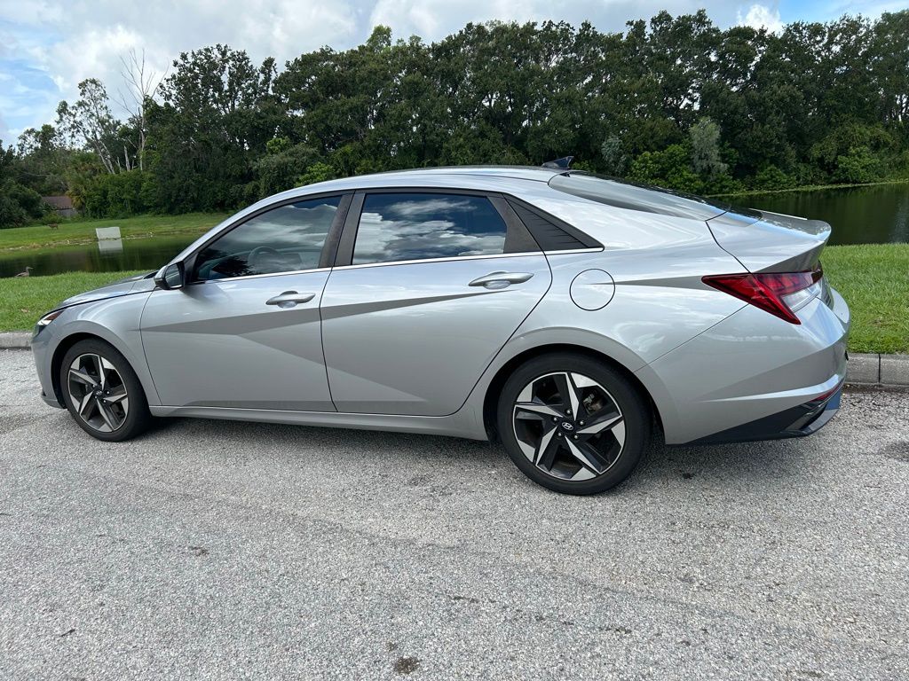 Thumbnail: 2021 Hyundai Elantra - 3