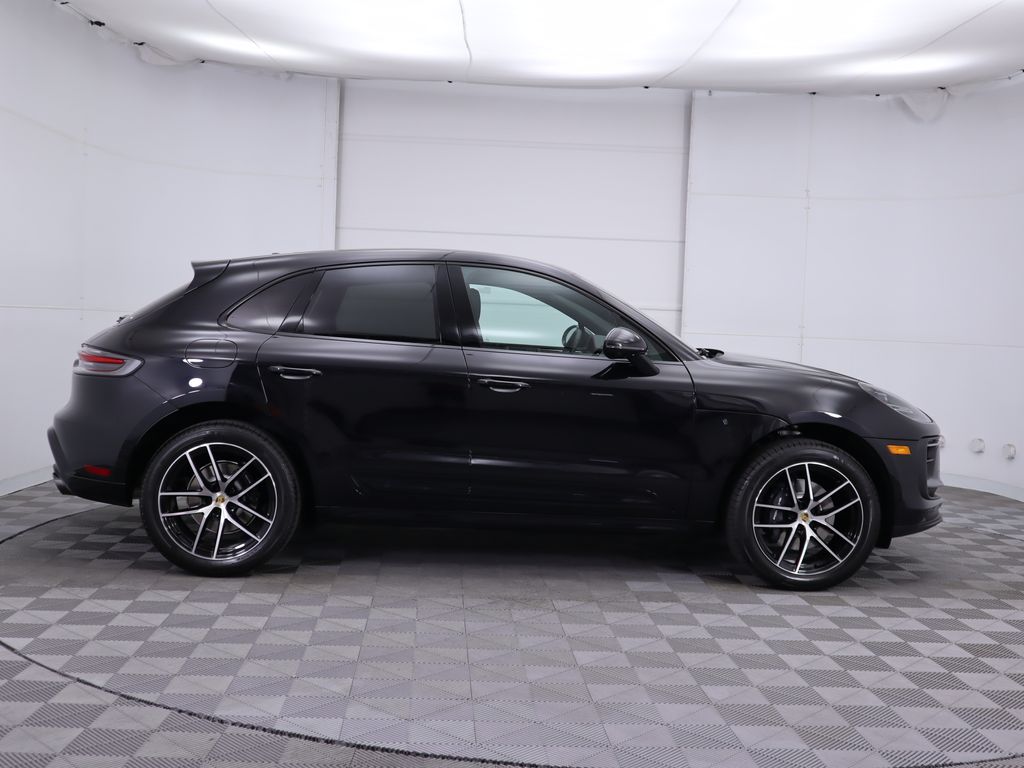 2024 Porsche Macan  4