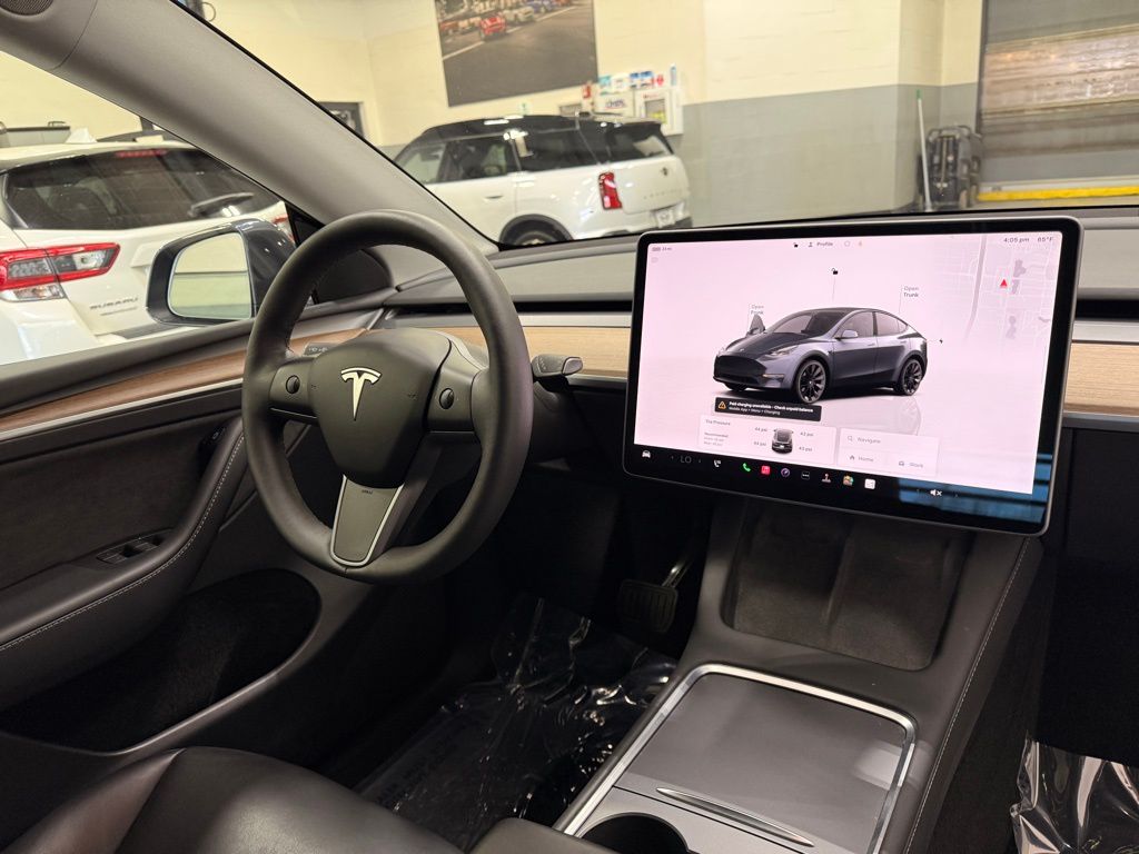 Thumbnail: 2023 Tesla Model Y - 28