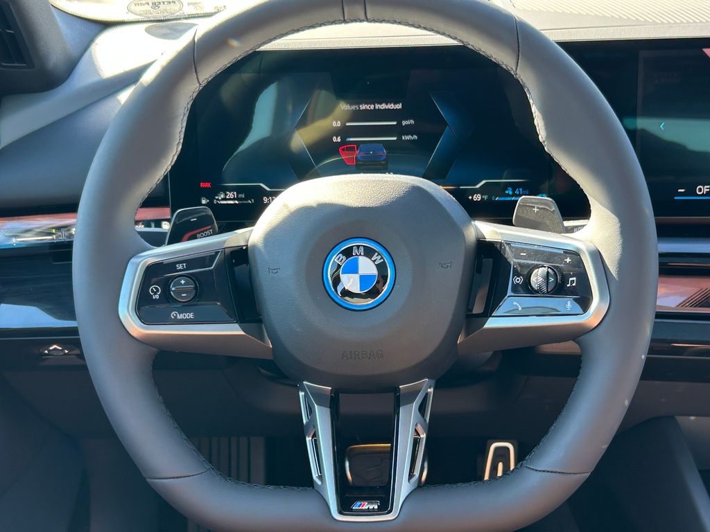 Thumbnail: 2026 BMW 5 Series - 18