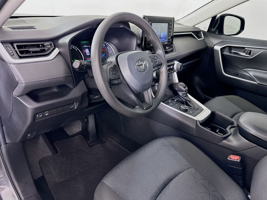 Thumbnail: 2022 Toyota RAV4 - 9