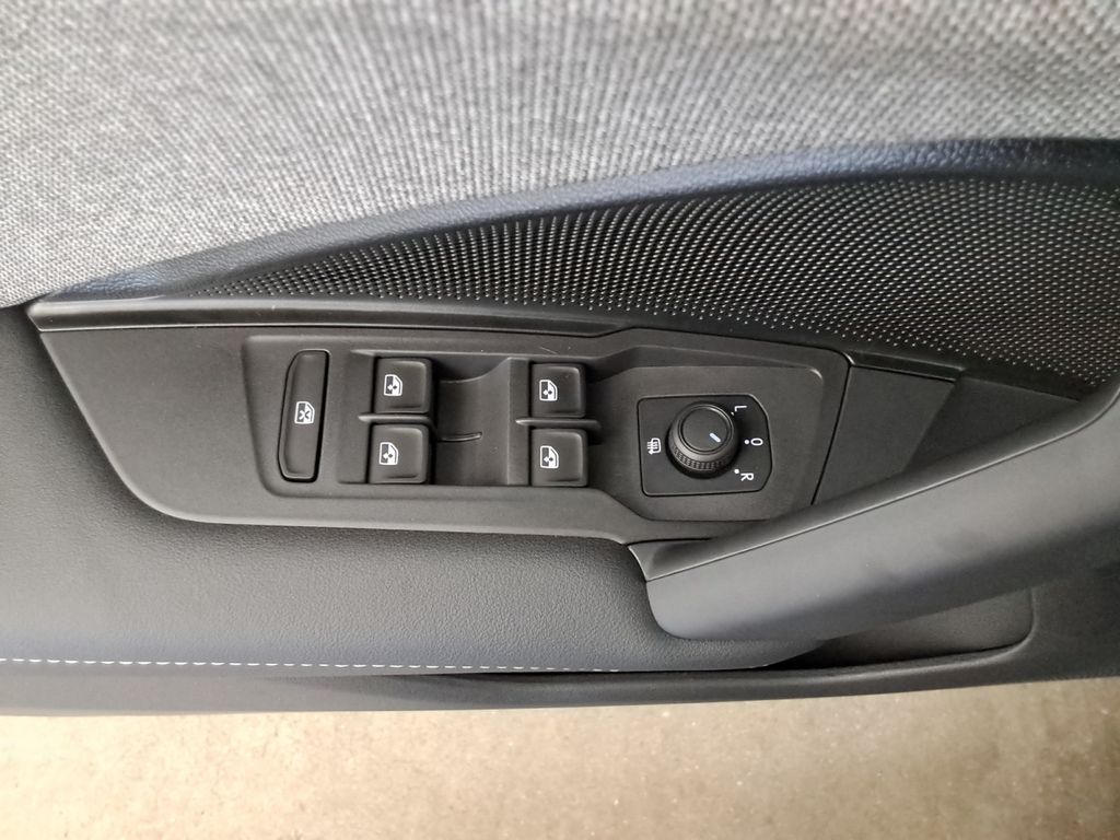 used 2025 Volkswagen Tiguan car, priced at $25,999