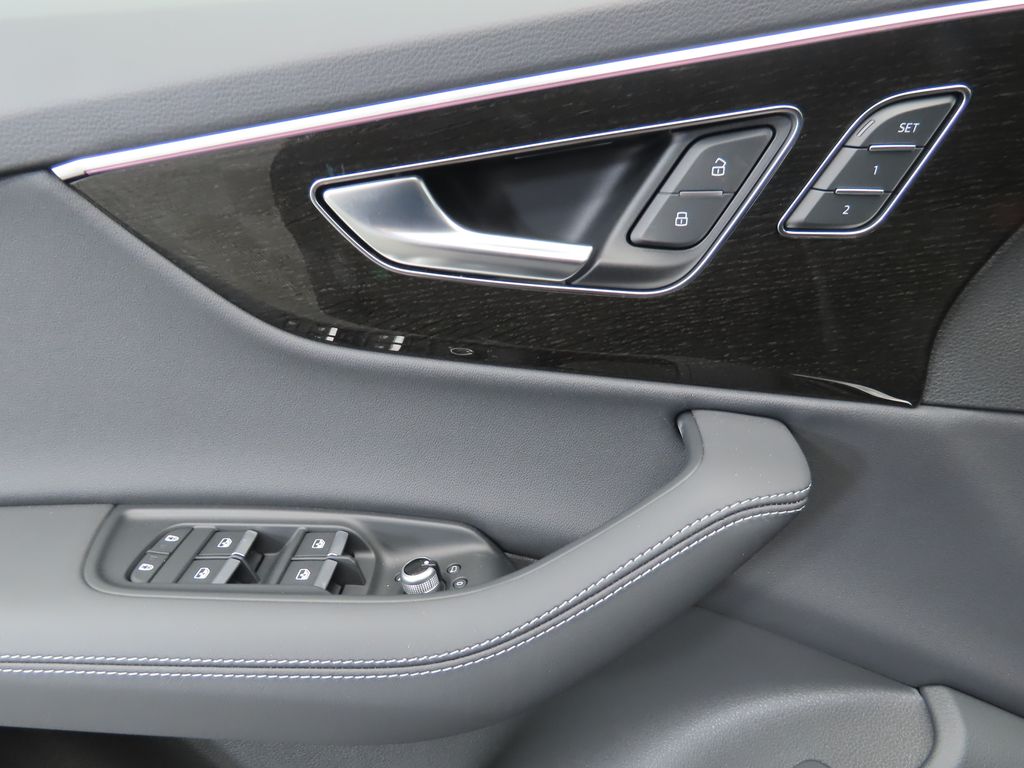 Thumbnail: 2025 Audi Q7 - 25