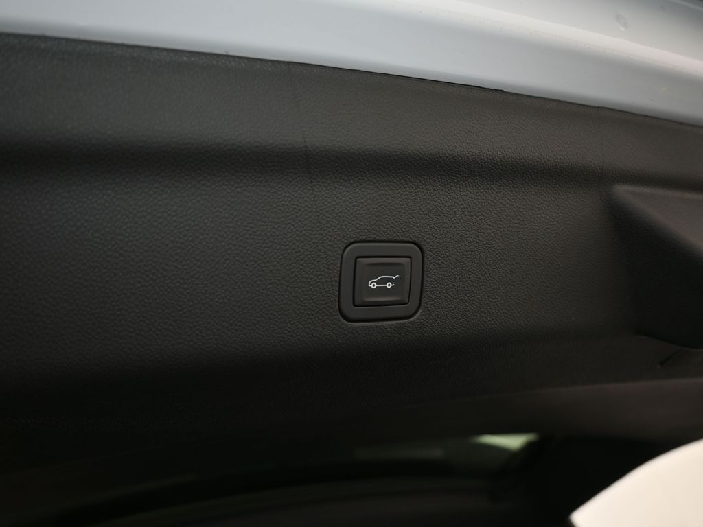 Used 2024 Summit White Chevrolet Z71 image 45