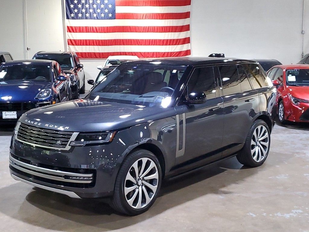 2023 Land Rover Range Rover SE 44