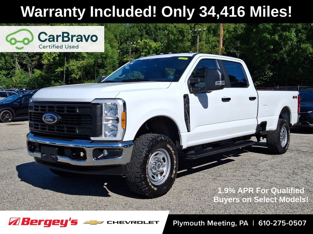 Oxford White 2023 Ford F-250 Super Duty Pickup Truck Four-Wheel Drive Automatic