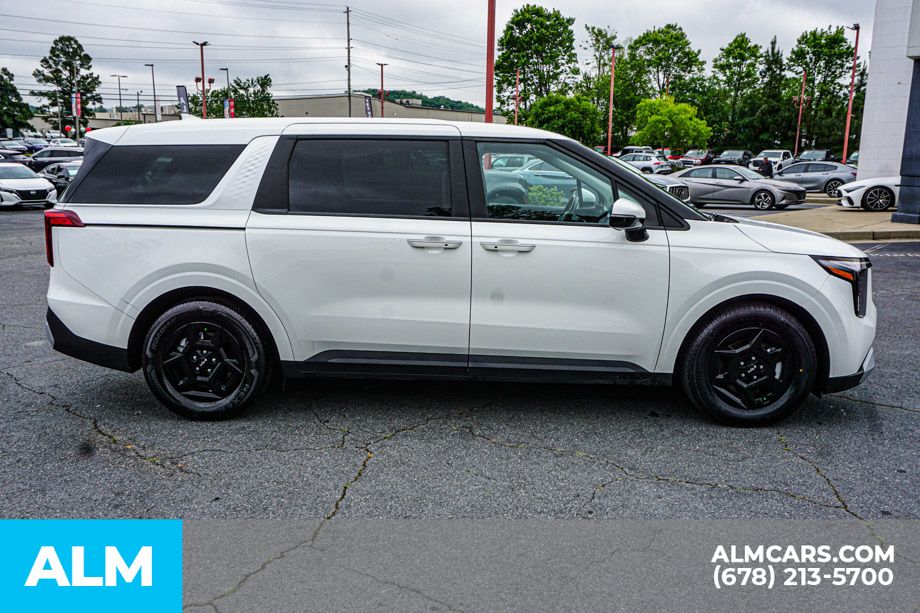 Used 2025 White Kia LXS image 9