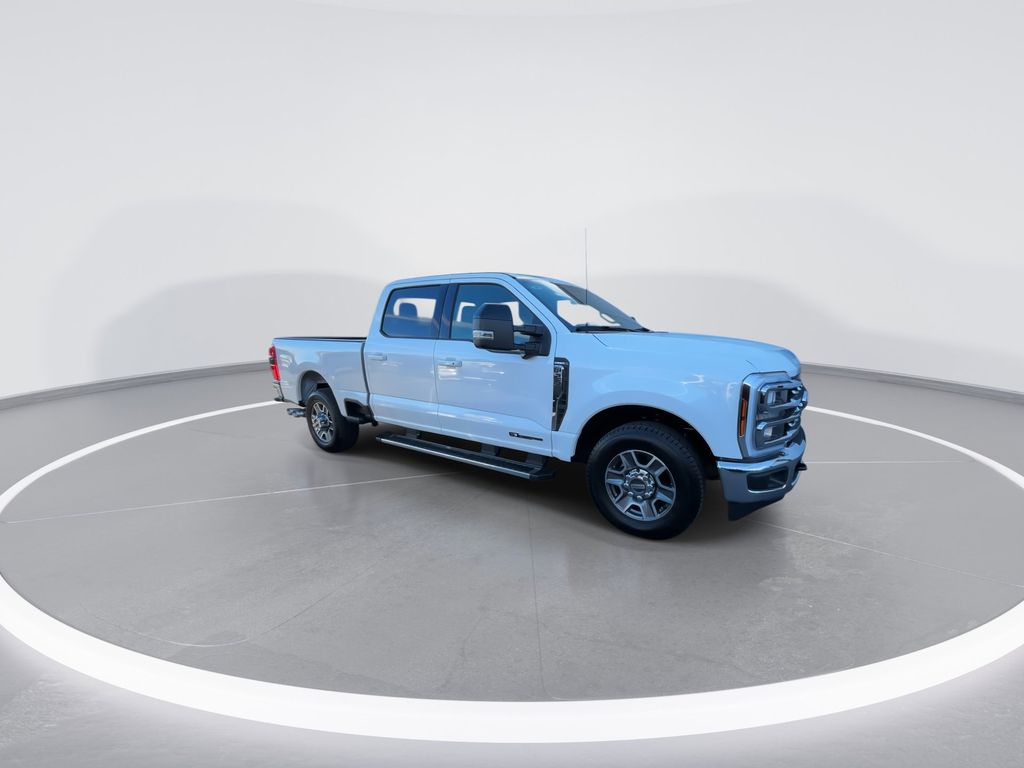 New 2026 Star White Metallic Tri-Coat Ford F-250® Lariat® image 2