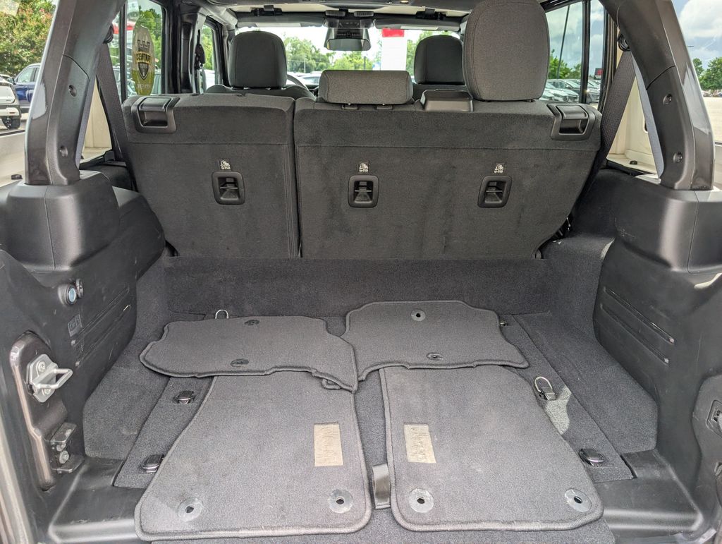 Used 2025 Jeep Wrangler SUV