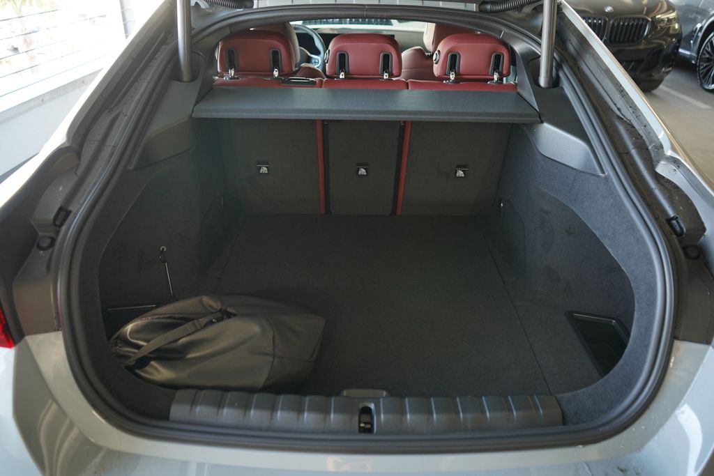 Thumbnail: 2026 BMW i4 - 21