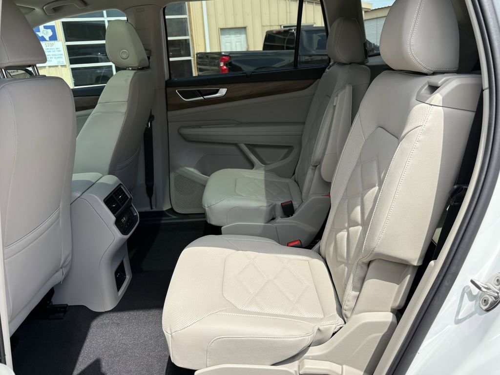 New 2026 Opal White Volkswagen 2.0T SE w/Technology image 24