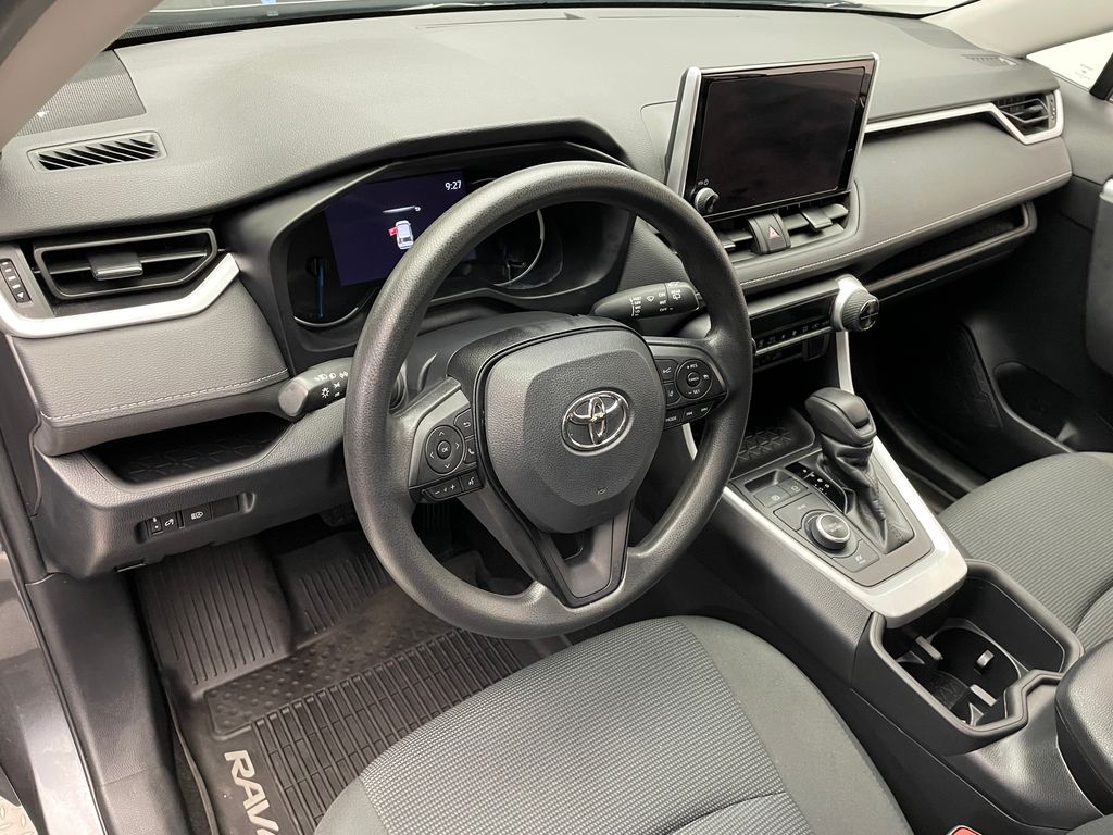 2023 Toyota RAV4 LE 11