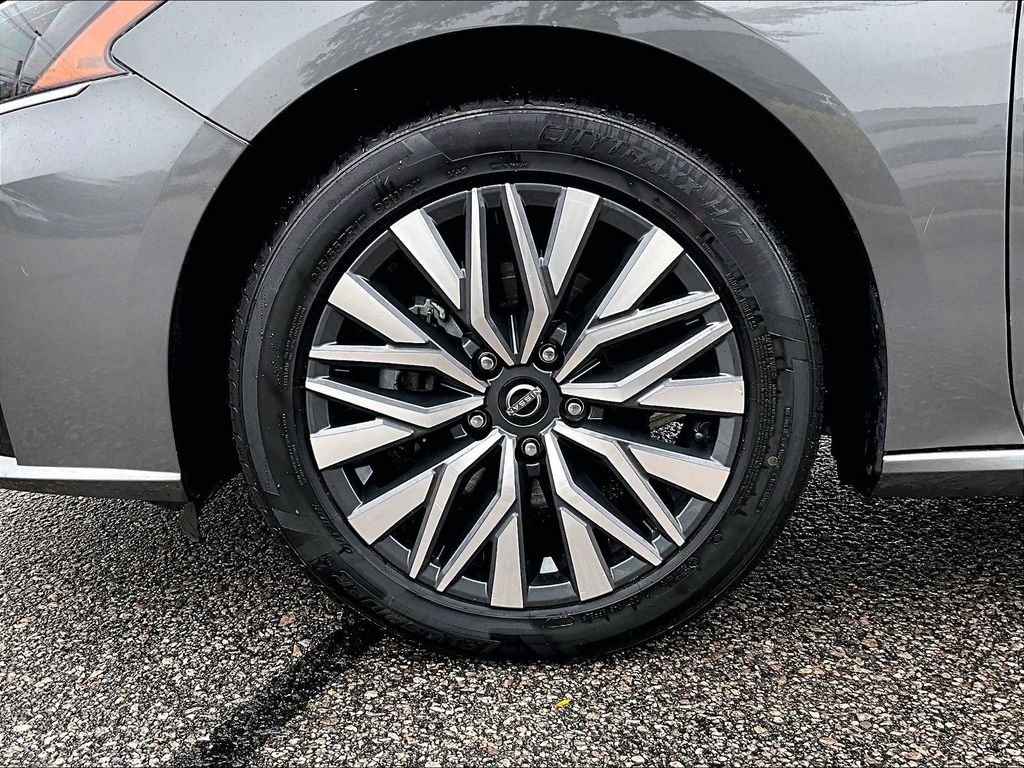 2024 Nissan Altima — photo 7