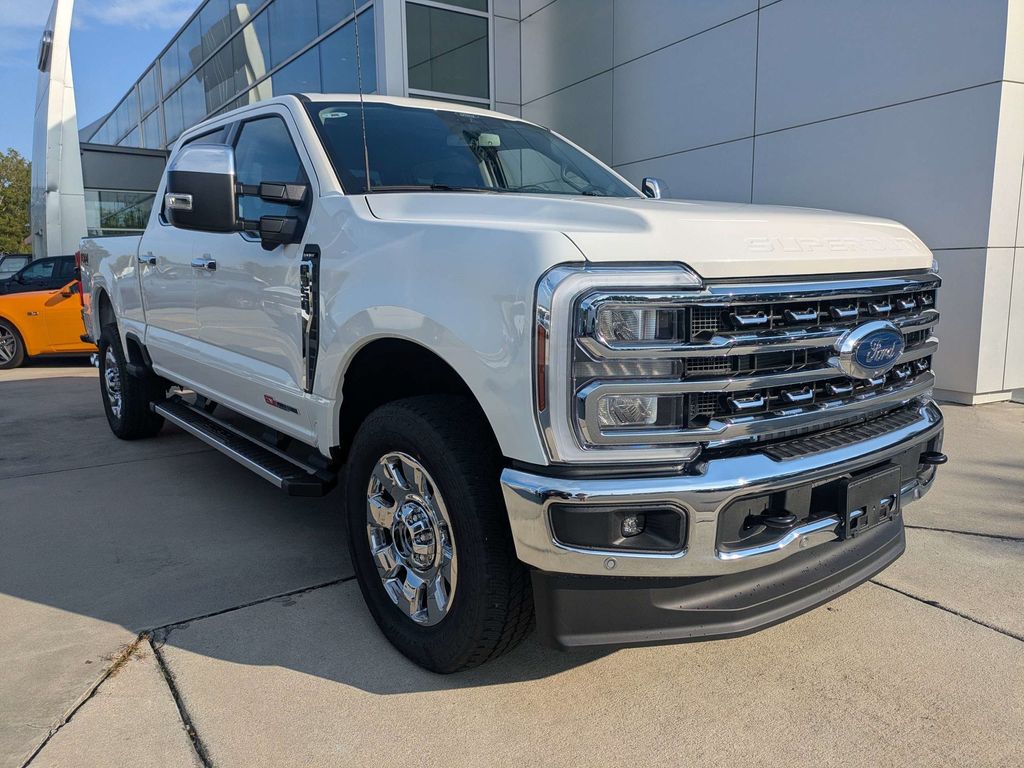 2026 Ford F-350 Super Duty LARIAT