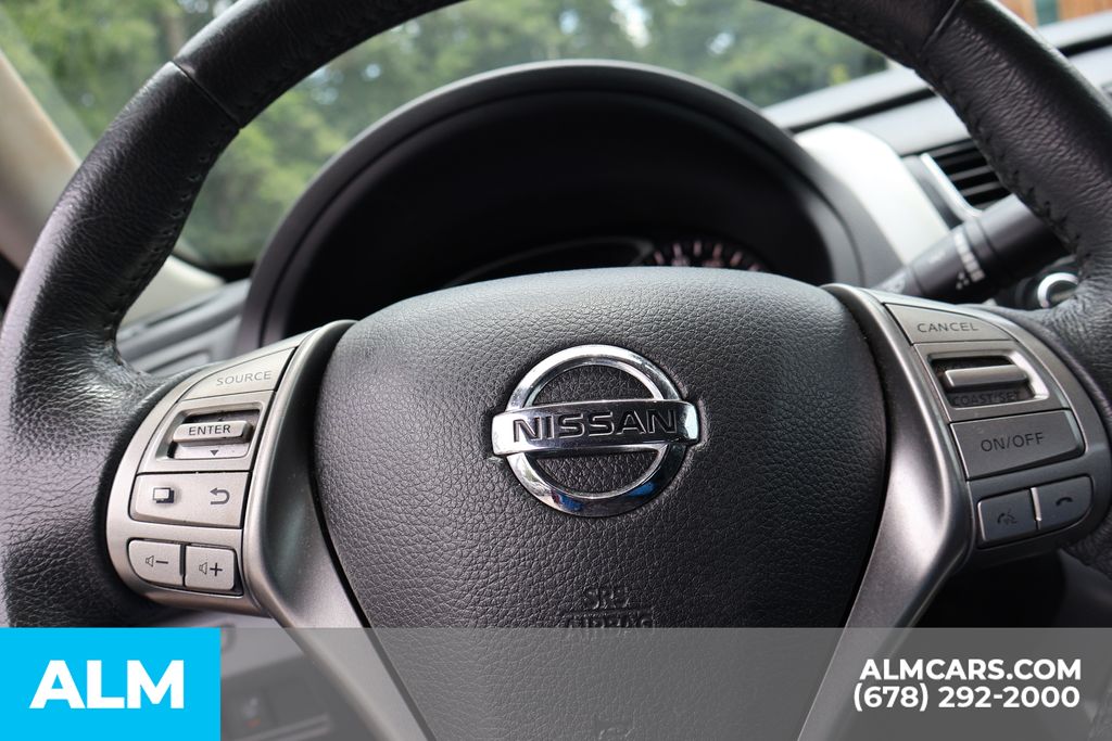 Used 2015 Red Nissan 2.5 SV image 28