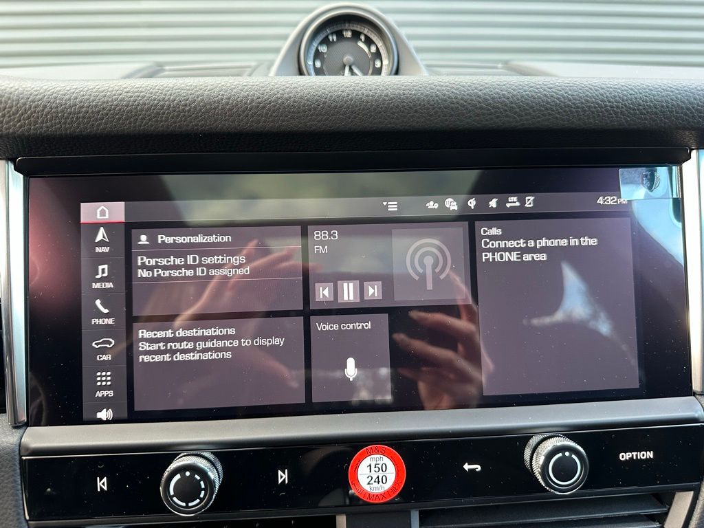 Thumbnail: 2026 Porsche Macan - 28