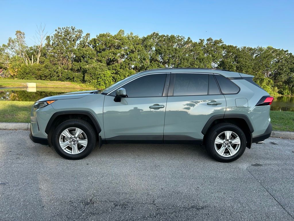 2021 Toyota RAV4 XLE 2