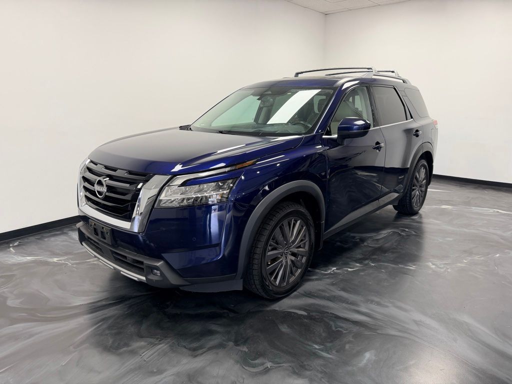 View vehicle photo 5