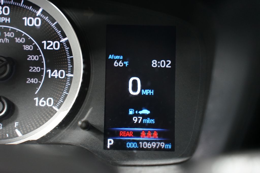 2021 Toyota Corolla LE 16