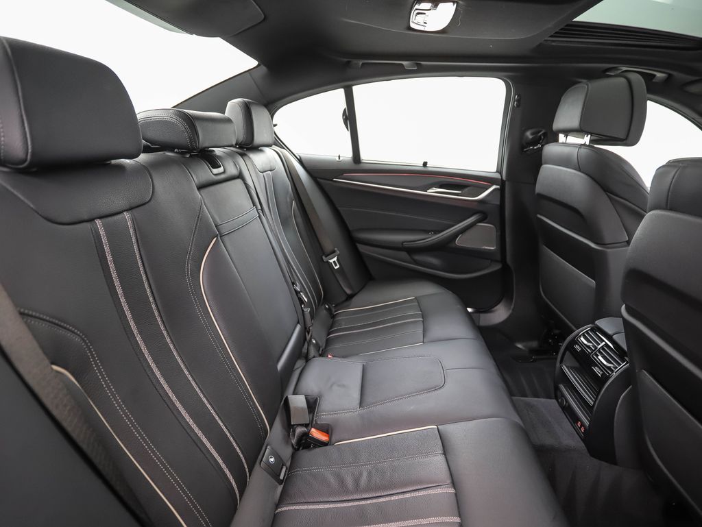 Thumbnail: 2023 BMW 5 Series - 27