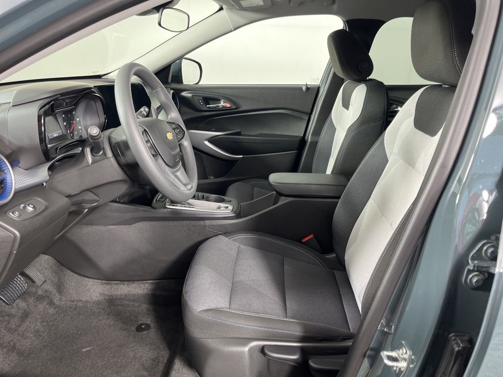 Thumbnail: 2025 Chevrolet Trax - 18