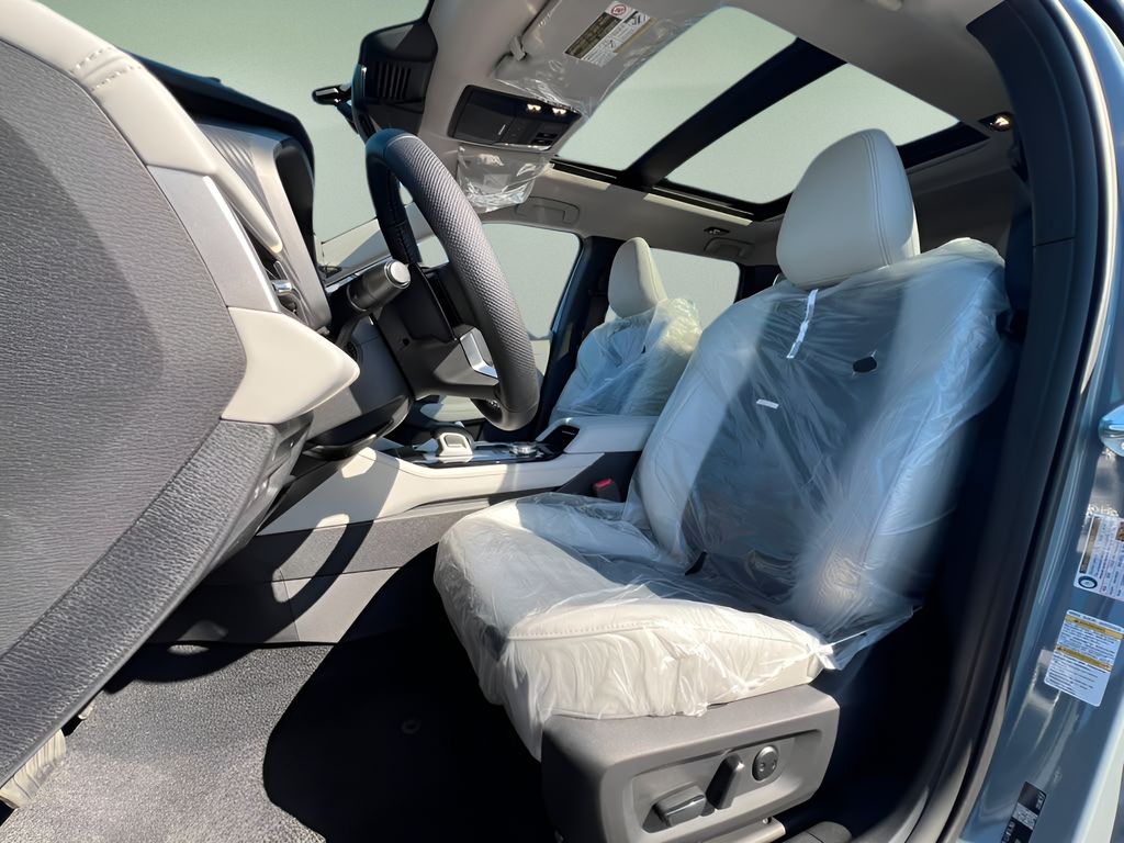 New 2026 Mitsubishi Outlander PHEV SUV