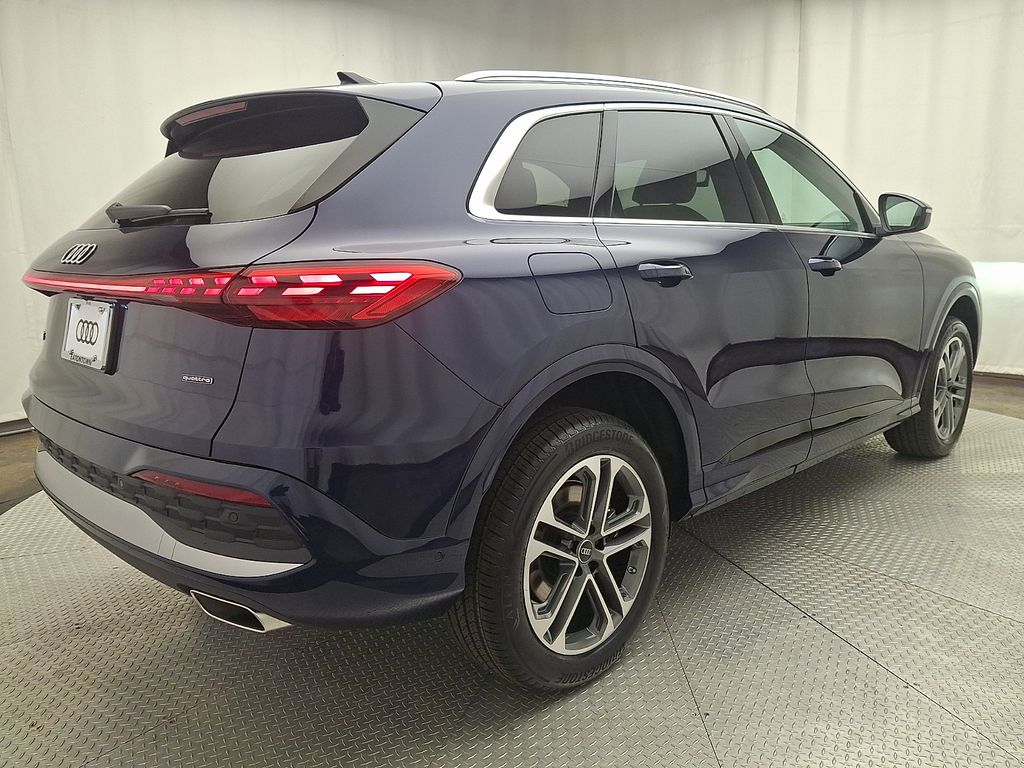 Thumbnail: 2026 Audi Q5 - 3