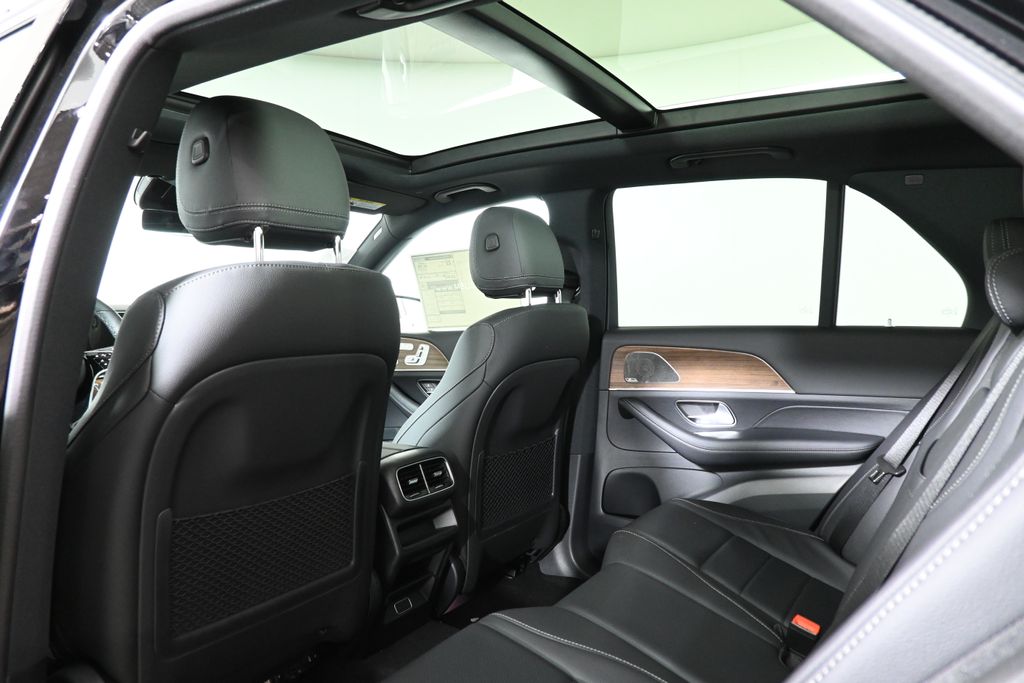 Thumbnail: 2026 Mercedes-Benz GLE - 26
