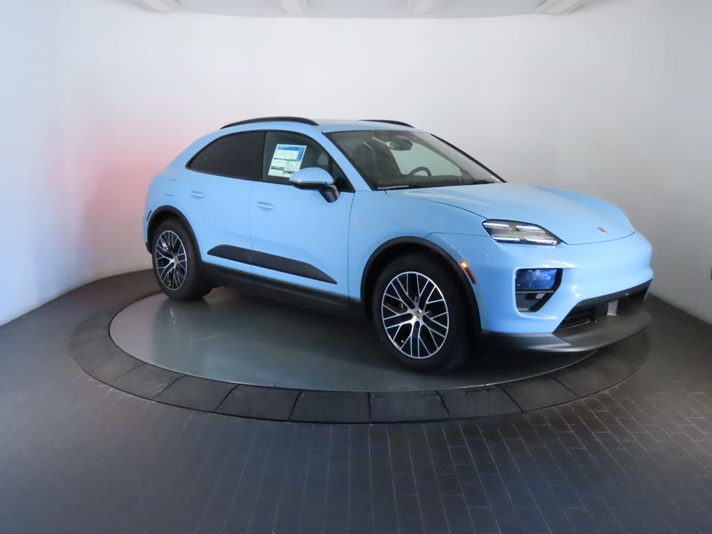 Thumbnail: 2026 Porsche Macan - 9